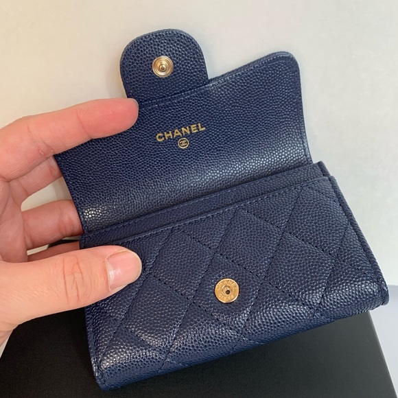 SOLD✖️CHANEL Caviar Quilted Flap Wallet - Picture 3 of 5